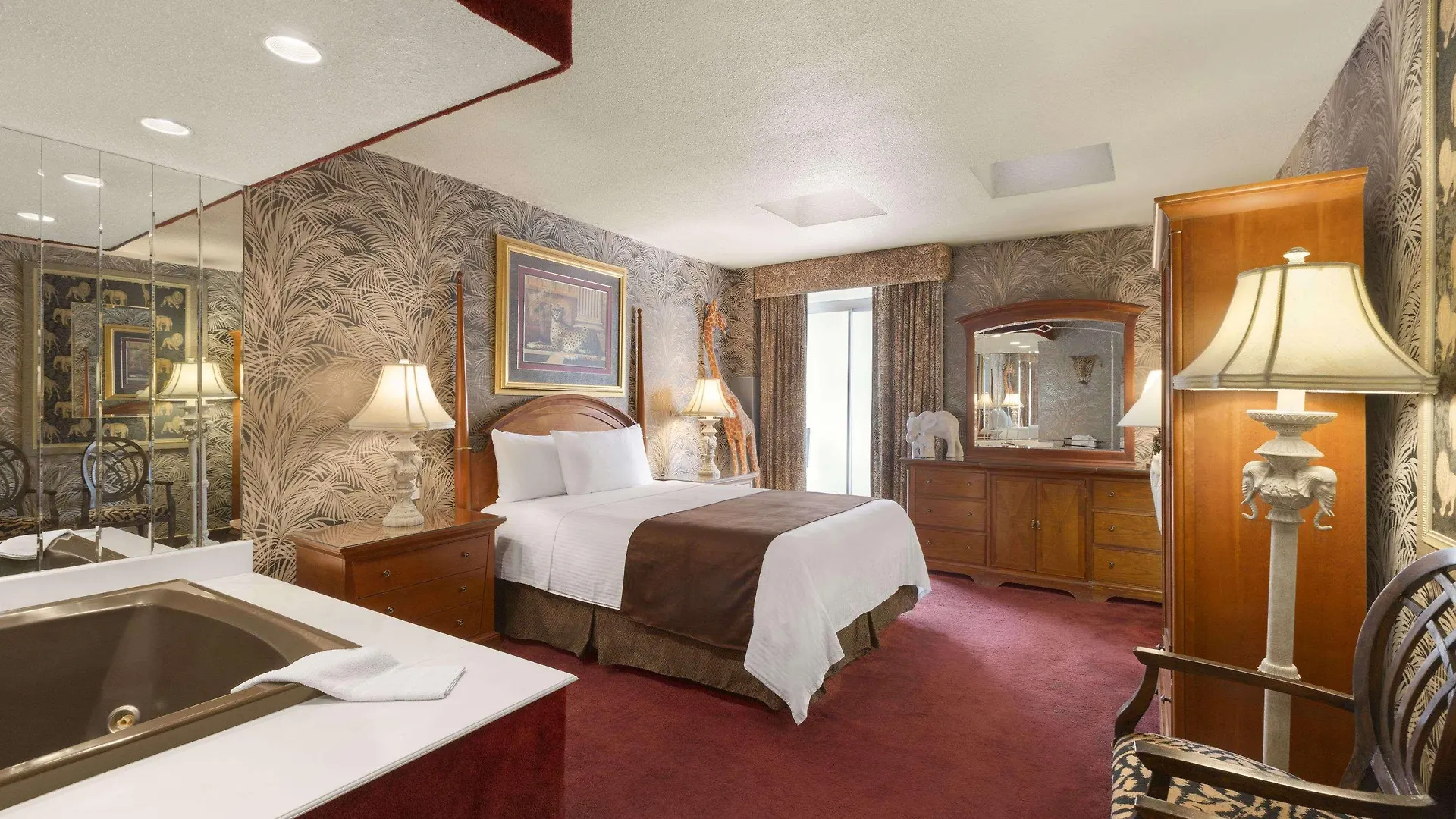 Travelodge By Wyndham Niagara Falls Fallsview Canada