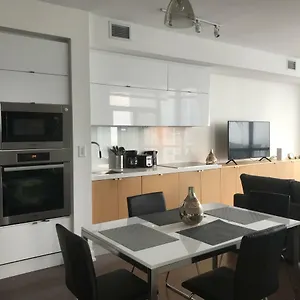 Downtown Luxurious Stylish 3 Bedroom 3 Bath 2 Balconies Near Rogers Centre Lakeview Apartment Toronto