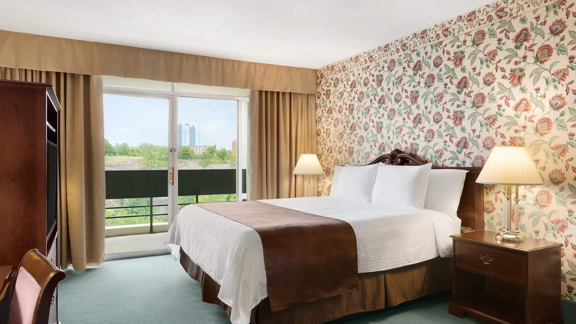 Travelodge By Wyndham Niagara Falls Fallsview Hotel