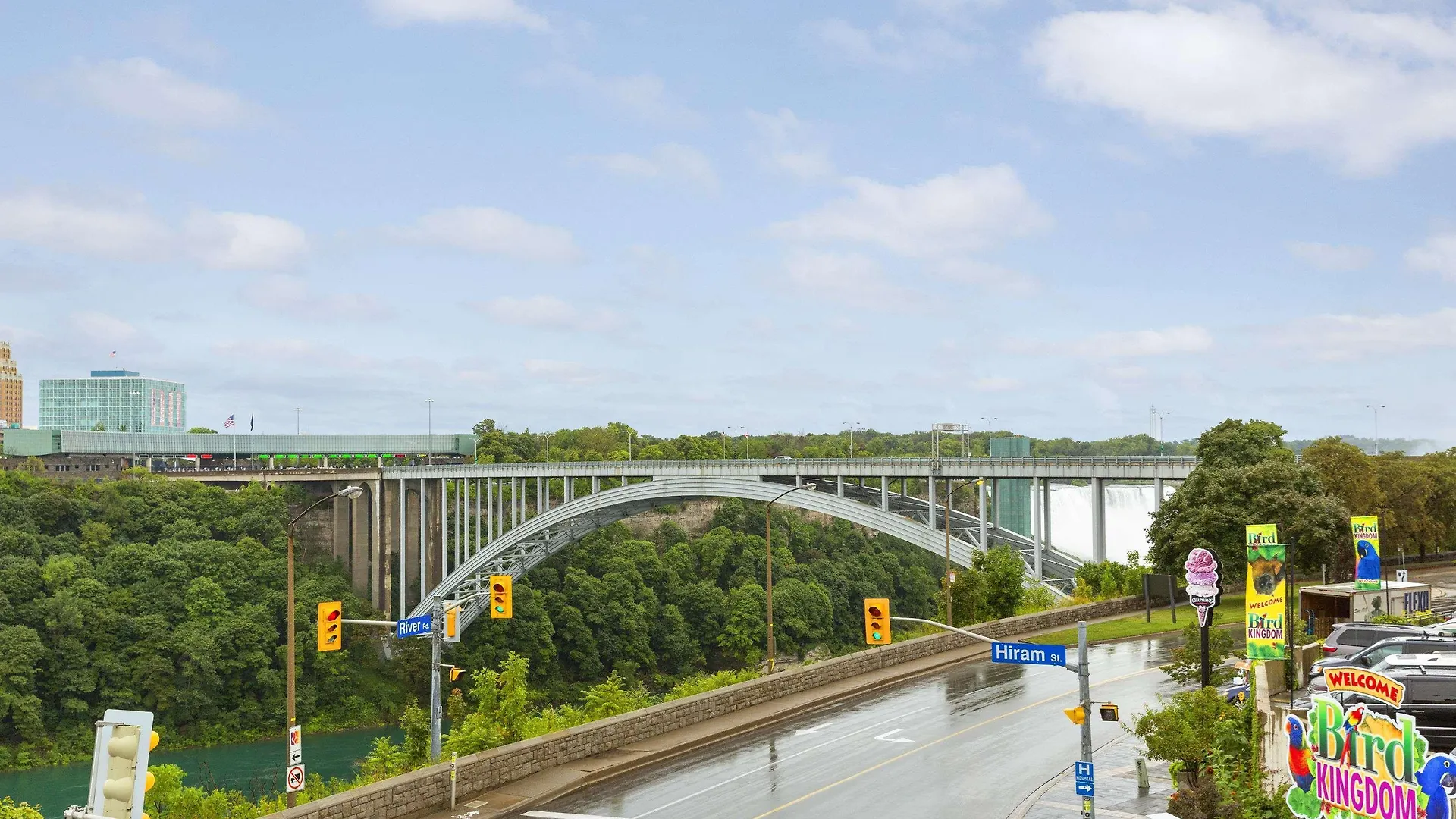 Travelodge By Wyndham Niagara Falls Fallsview Hotel