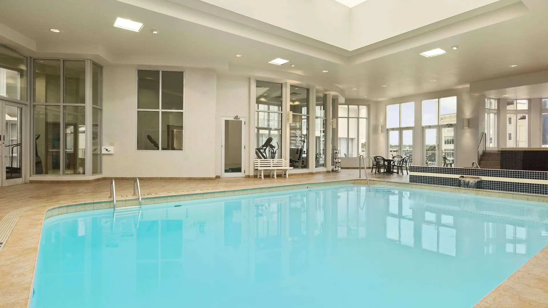 Hotel Travelodge By Wyndham Niagara Falls Fallsview