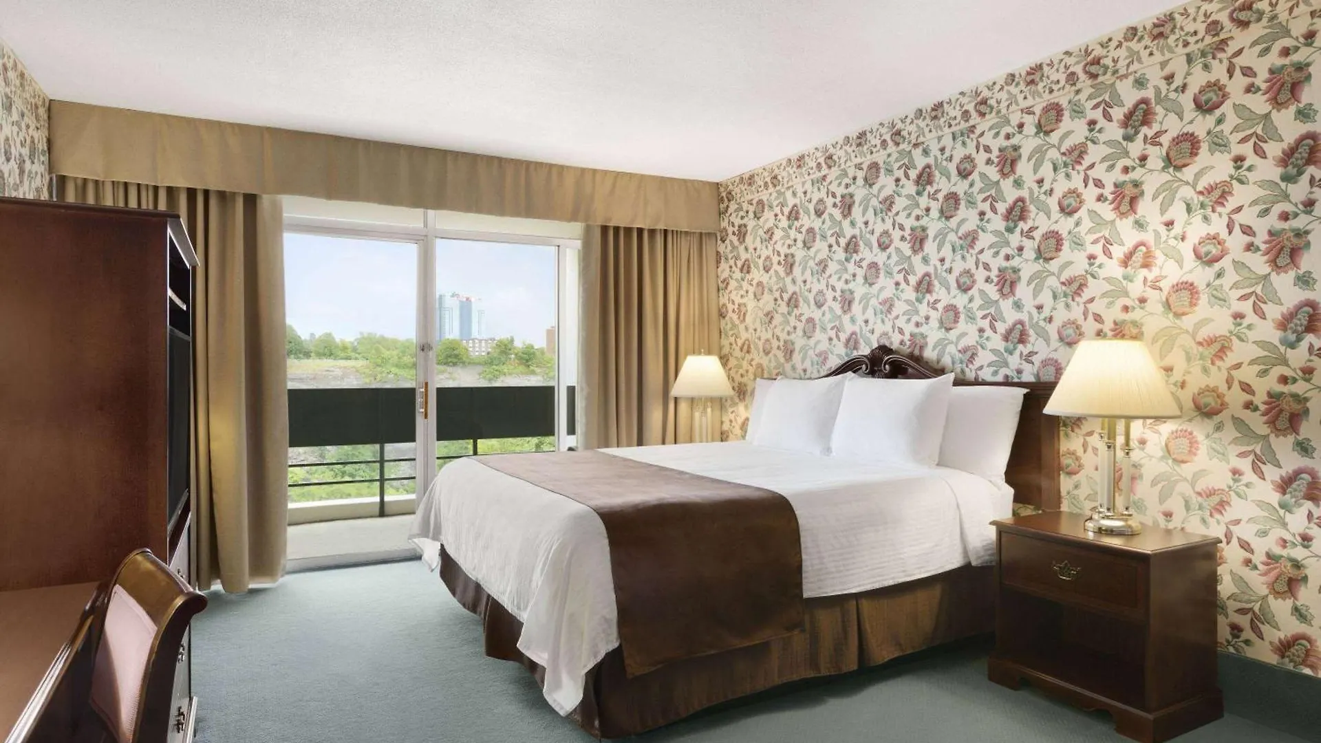 Travelodge By Wyndham Niagara Falls Fallsview Kanada