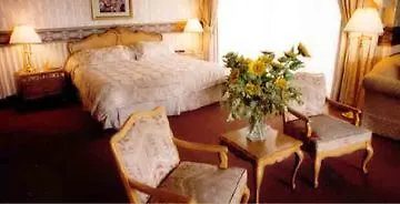Travelodge By Wyndham Niagara Falls Fallsview Hotel