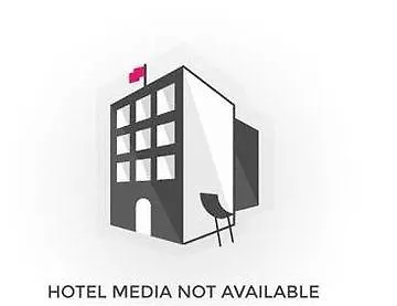 Hotel Travelodge By Wyndham Niagara Falls Fallsview