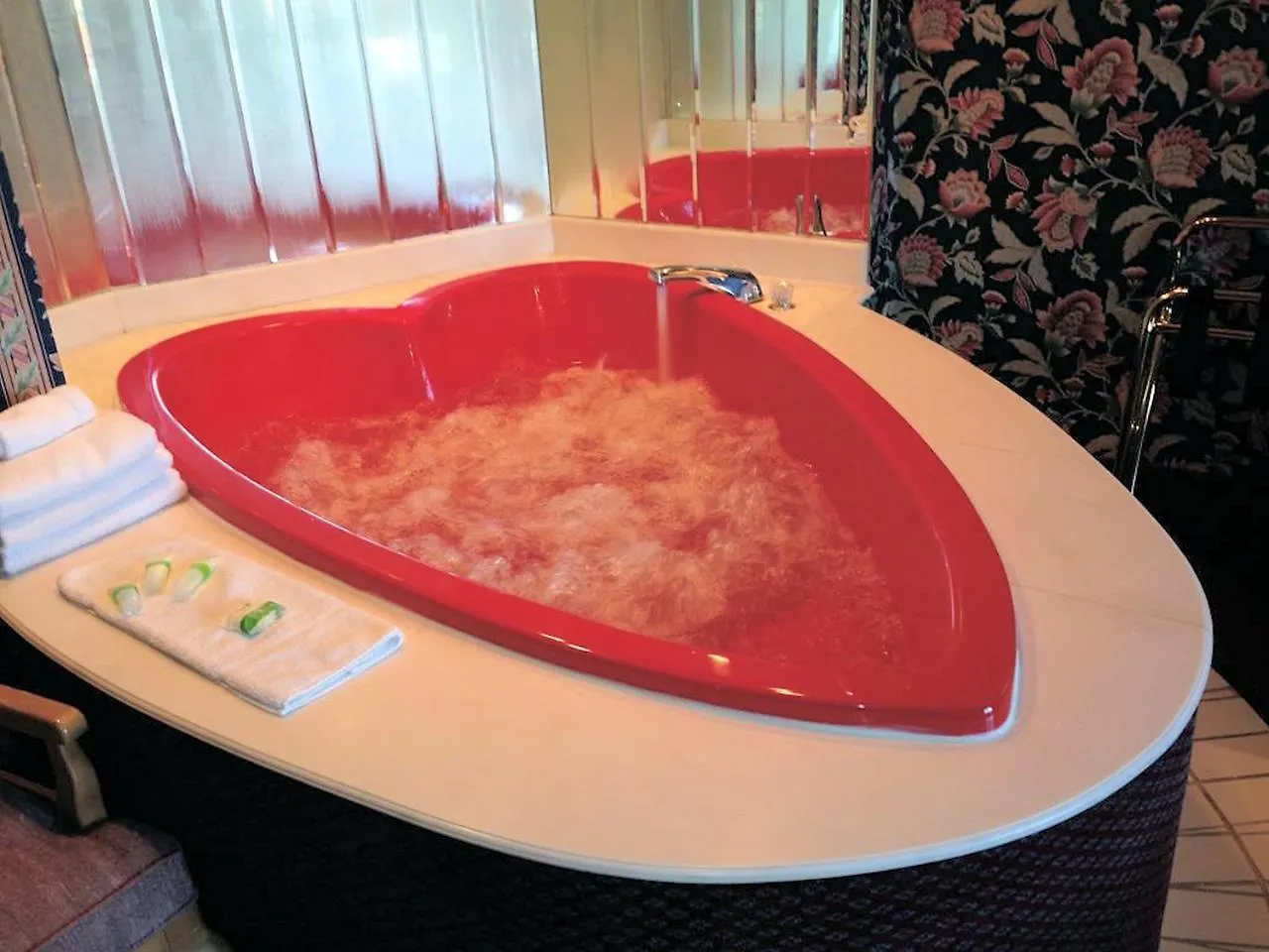 *** Hotel Travelodge By Wyndham Niagara Falls Fallsview Kanada