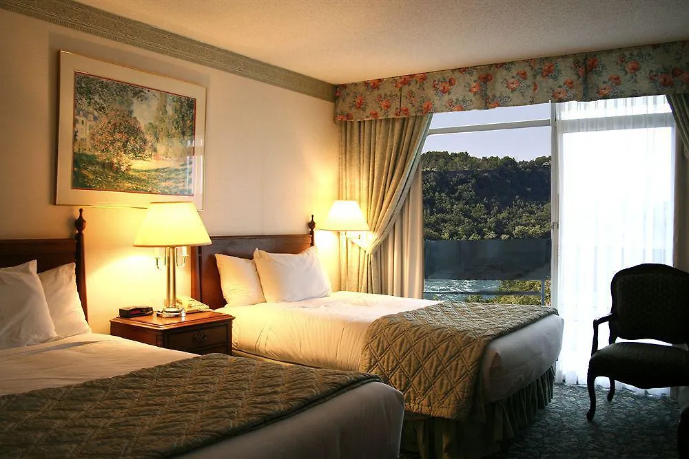 Travelodge By Wyndham Niagara Falls Fallsview