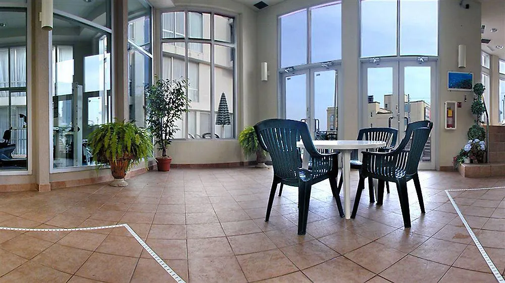 Travelodge By Wyndham Niagara Falls Fallsview