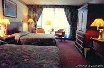 Travelodge By Wyndham Niagara Falls Fallsview