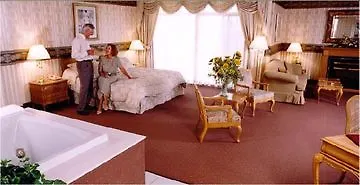 Travelodge By Wyndham Niagara Falls Fallsview