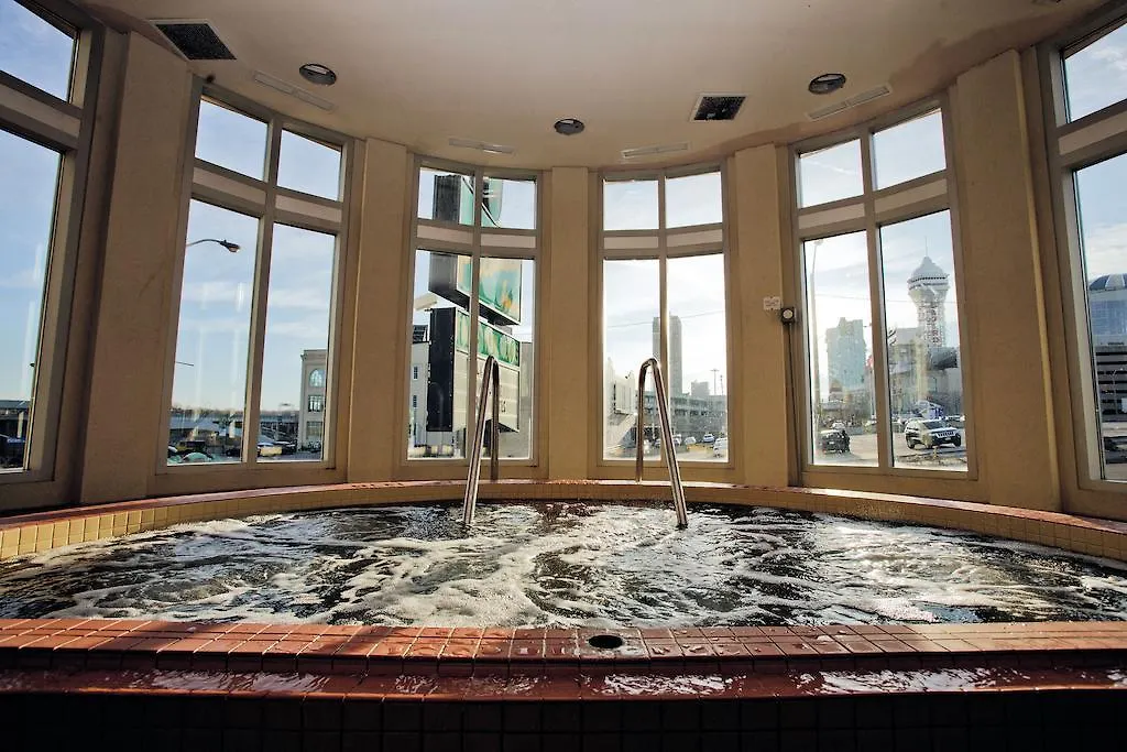 Hotel Travelodge By Wyndham Niagara Falls Fallsview